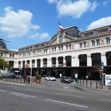 De Bordeaux Отель 2*